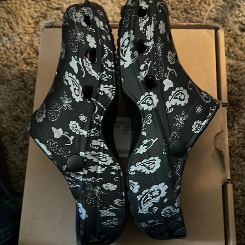 Black clogs - Picture 3 of 3